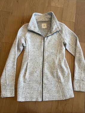Thread supply women’s size small